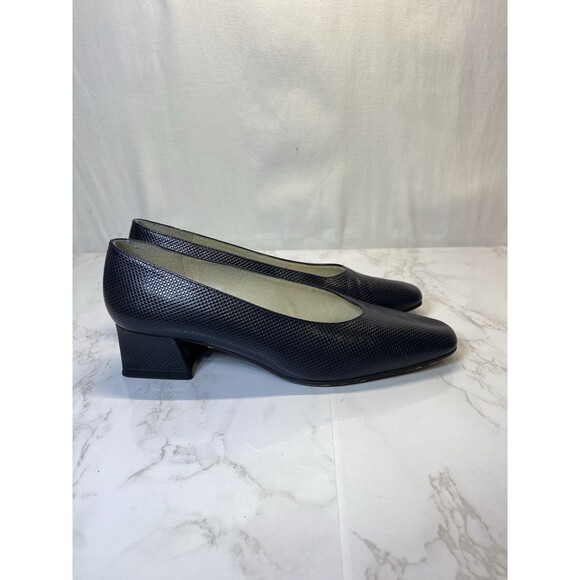 STUART WEITZMAN Pumps Heels Grainy Leather Navy Blue Low Heel 6B - Picture 2 of 10
